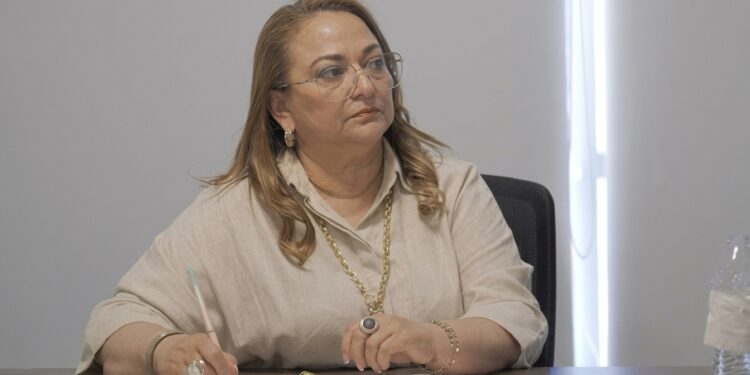 Presidente hondureño destituye a la ministra de Educación y otros dos funcionarios