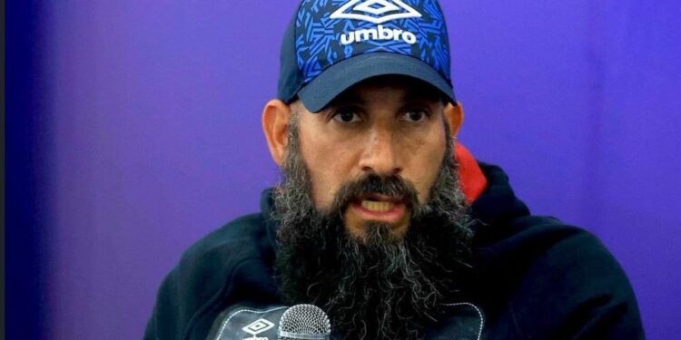 Federación Salvadoreña de Fútbol reprende al técnico de la selección femenina tras polémica por sus críticas a las jugadoras