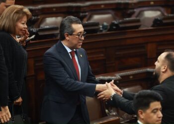 Exministro de Finanzas y expresidente del Banco de Guatemala vuelve al Congreso como diputado, pero apunta a regresar al Ejecutivo