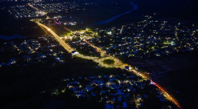 El Salvador inaugura puente de $32.6 millones que conecta con Guatemala