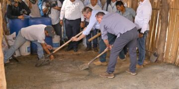 Guatemala declara al territorio ch’orti’ libre de pisos de tierra con programa social