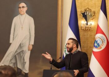 Bukele niega que El Salvador vaya a liberar a colaboradores de pandillas y acusa a medios de tergiversar sus palabras