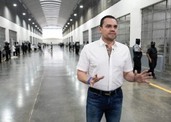 Presidente del Congreso de Honduras insiste en endurecer las condiciones carcelarias