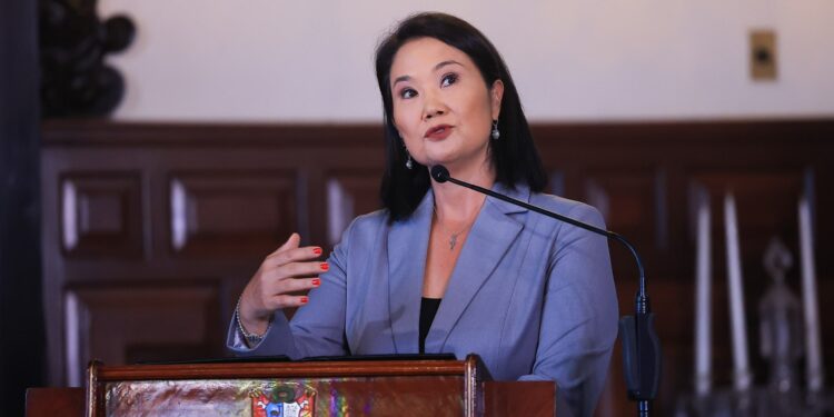 Ministro de Justicia y canciller de Perú acompañarán a presidenta Fujimori en su viaje a El Salvador