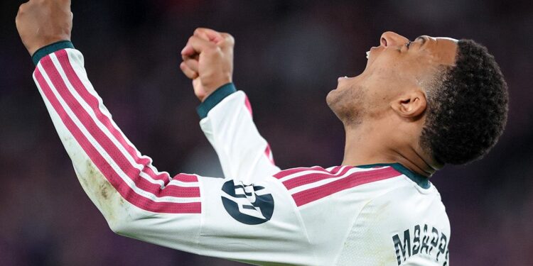 China castiga a Mbappé por un meme de Mao Zedong, responsable de millones de muertes