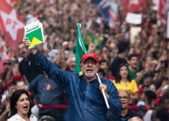 Lula gana la reelección en Brasil al derrotar por estrecho margen a Flávio Bolsonaro