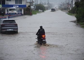 Lluvias provocan inundaciones y alertas en Guatemala, Honduras y El Salvador
