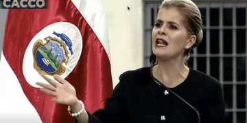 Presidenta de Costa Rica viajará el viernes a El Salvador para conocer el Cecot
