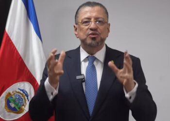 Expresidente Chaves apoya marcha atrás de Costa Rica en Acuerdo Transpacífico por falta de transparencia