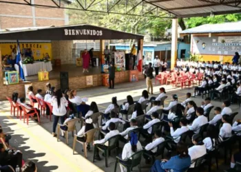 Más de 24,000 estudiantes hondureños han abandonado sus estudios en 2026 por la sequía prolongada