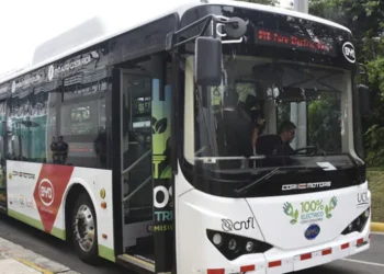 Tarifa de transporte de pasajeros en autobuses aumentaría 4.95 % por incremento en los combustibles en Costa Rica