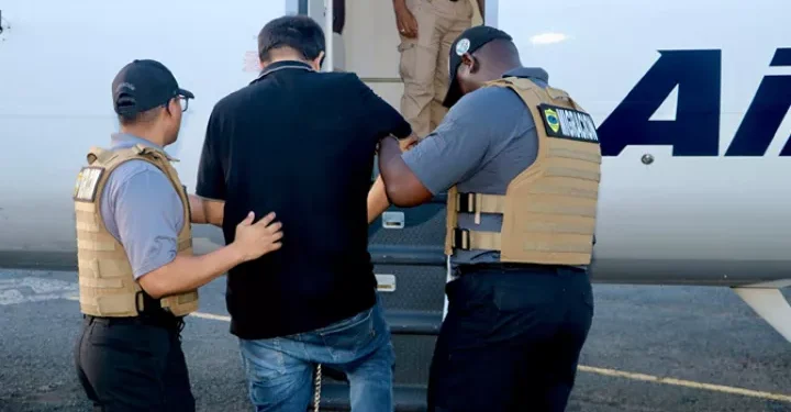 Panamá entrega a Colombia a presunto cabecilla de una red de sicarios buscado por homicidios
