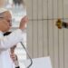 Presidente de Guatemala expresa solidaridad con el papa León XIV antes de cirugía por nódulo pulmonar